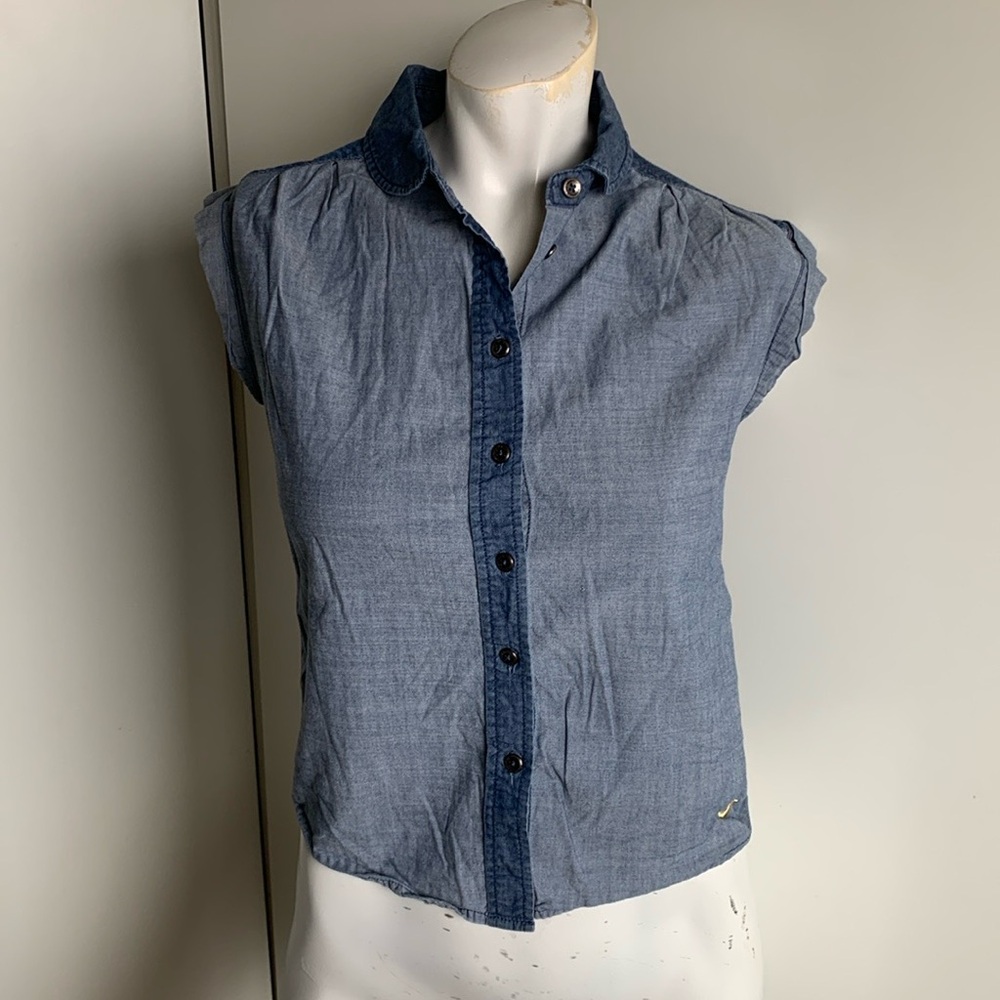 True Religion chambray size medium sleeveless button-up blouse